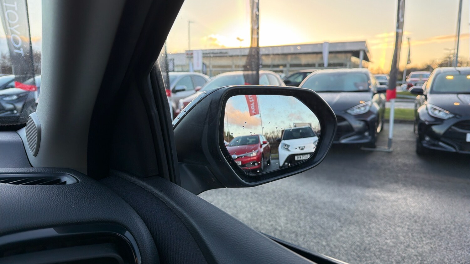 Used Toyota Yaris 2022 for sale - 77353475: Photo 32