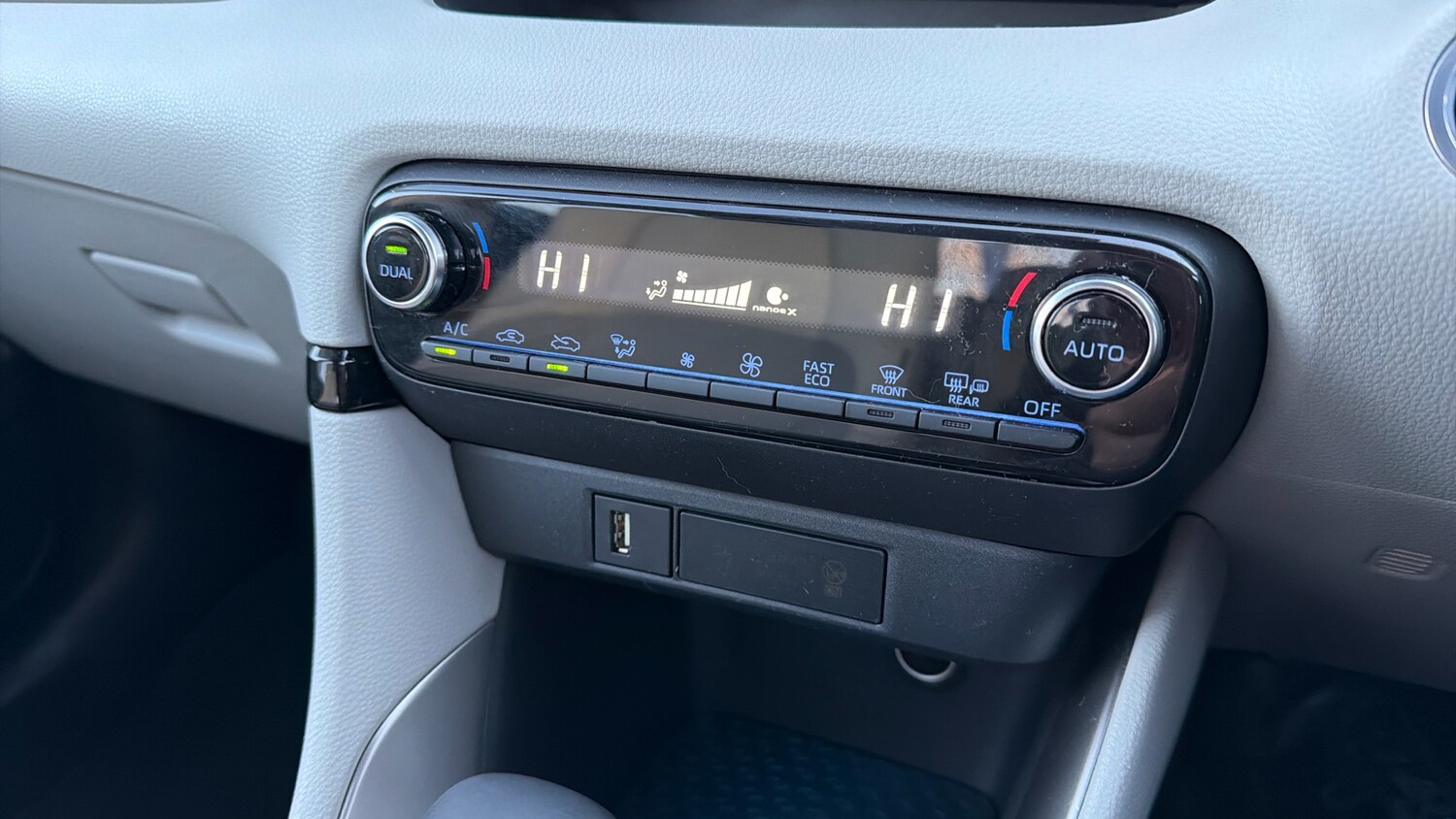 Used Toyota Yaris 2022 for sale - 77353475: Photo 42