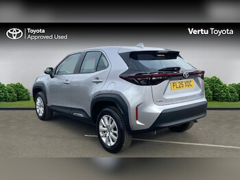 Used Toyota Yaris Cross 2025 for sale - 78011535: Photo