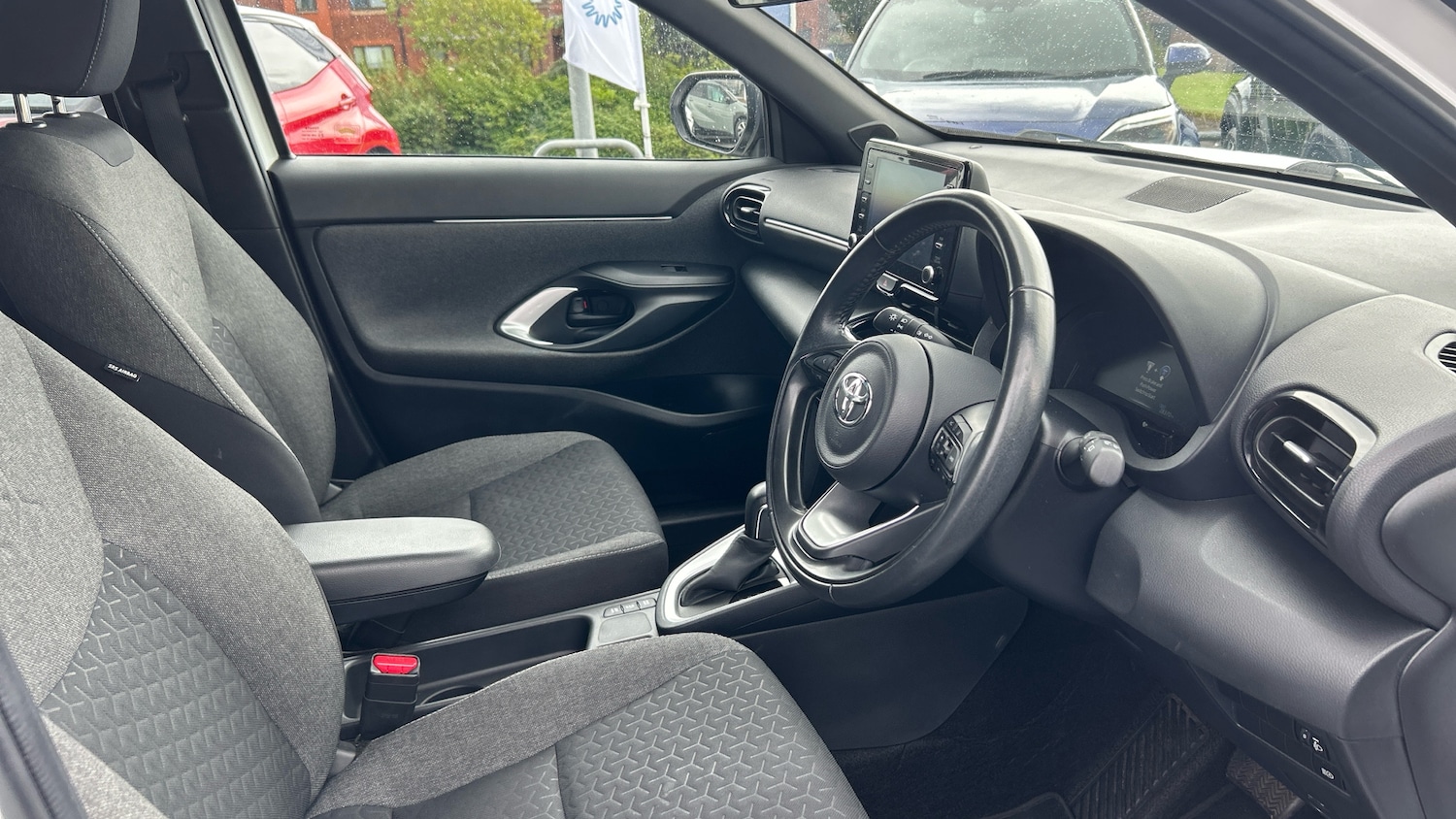 Used Toyota Yaris Cross 2021 for sale - 76102018: Photo 11