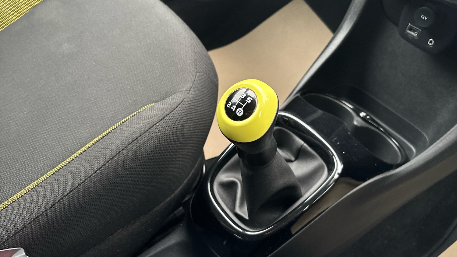 Used Toyota AYGO 2016 for sale - 76830565: Photo 25