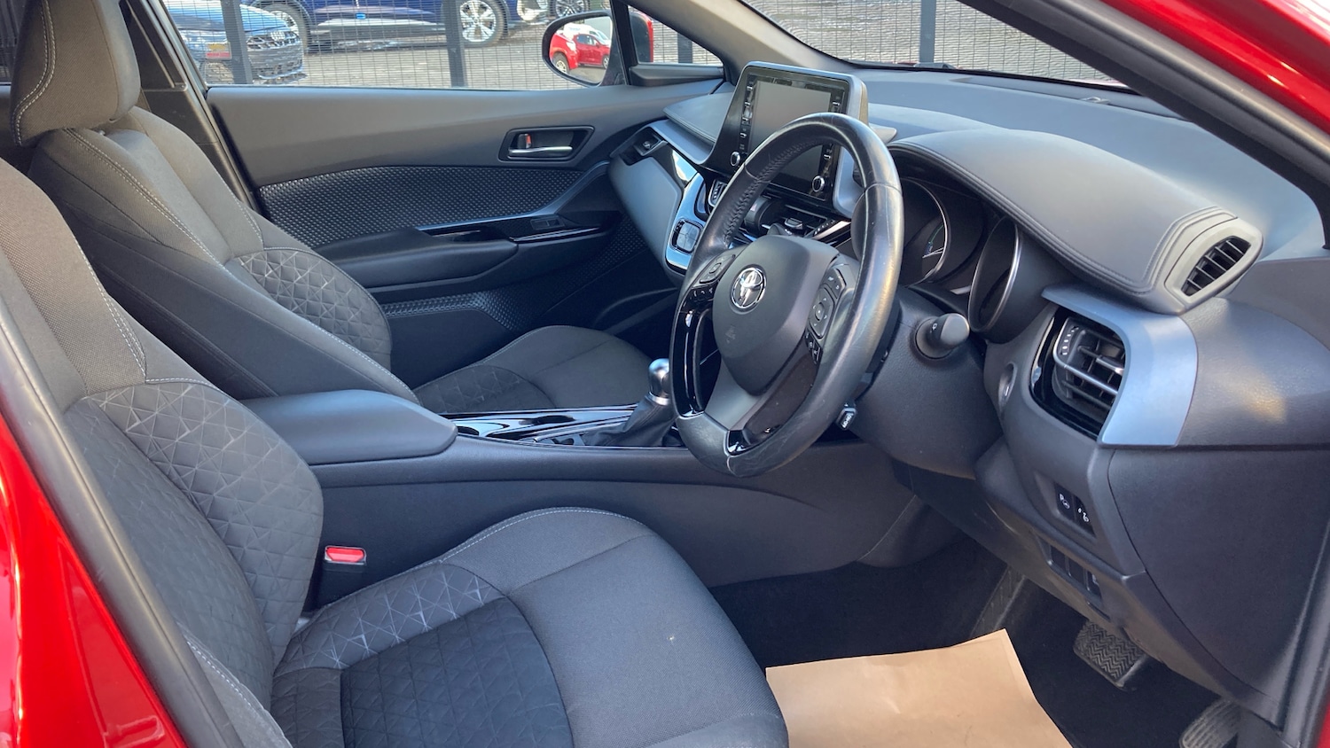 Used Toyota C-HR 2020 for sale - 76542761: Photo 11