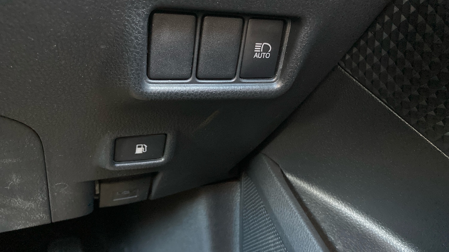 Used Toyota C-HR 2020 for sale - 76542761: Photo 28