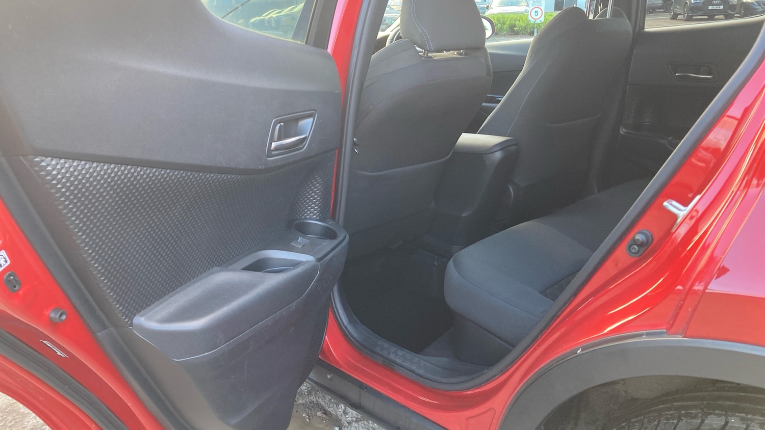 Used Toyota C-HR 2020 for sale - 76542761: Photo 43