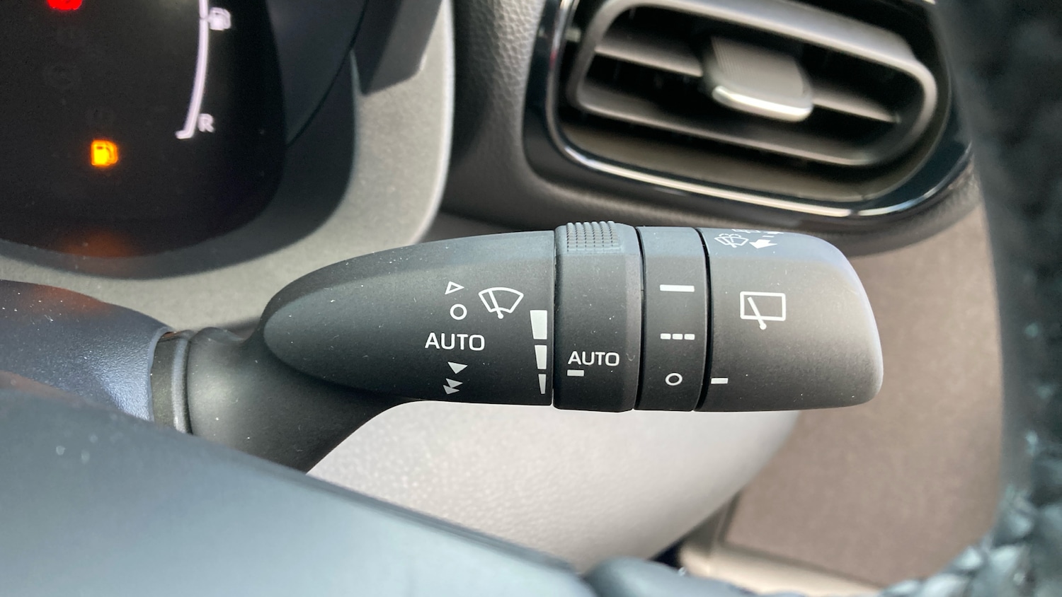 Used Toyota Yaris Cross 2025 for sale - 76599857: Photo 29