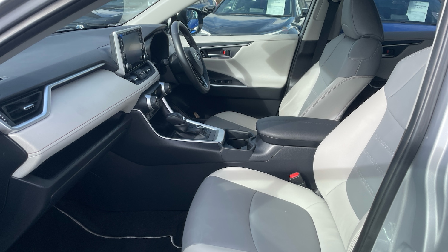 Used Toyota RAV4 2020 for sale - 77749540: Photo 10