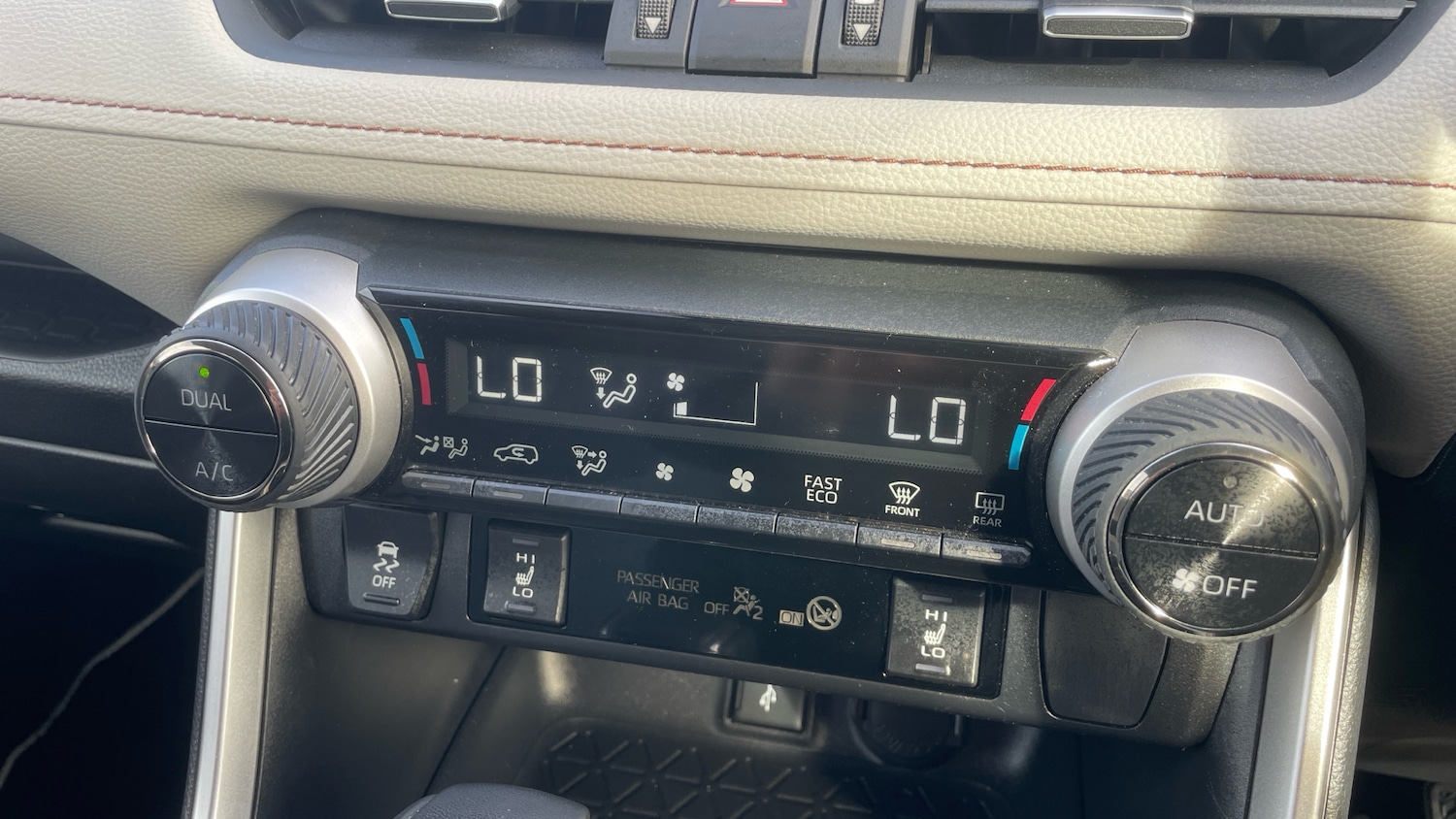 Used Toyota RAV4 2020 for sale - 77749540: Photo 32