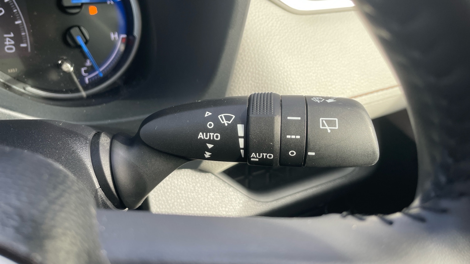 Used Toyota RAV4 2020 for sale - 77749540: Photo 38