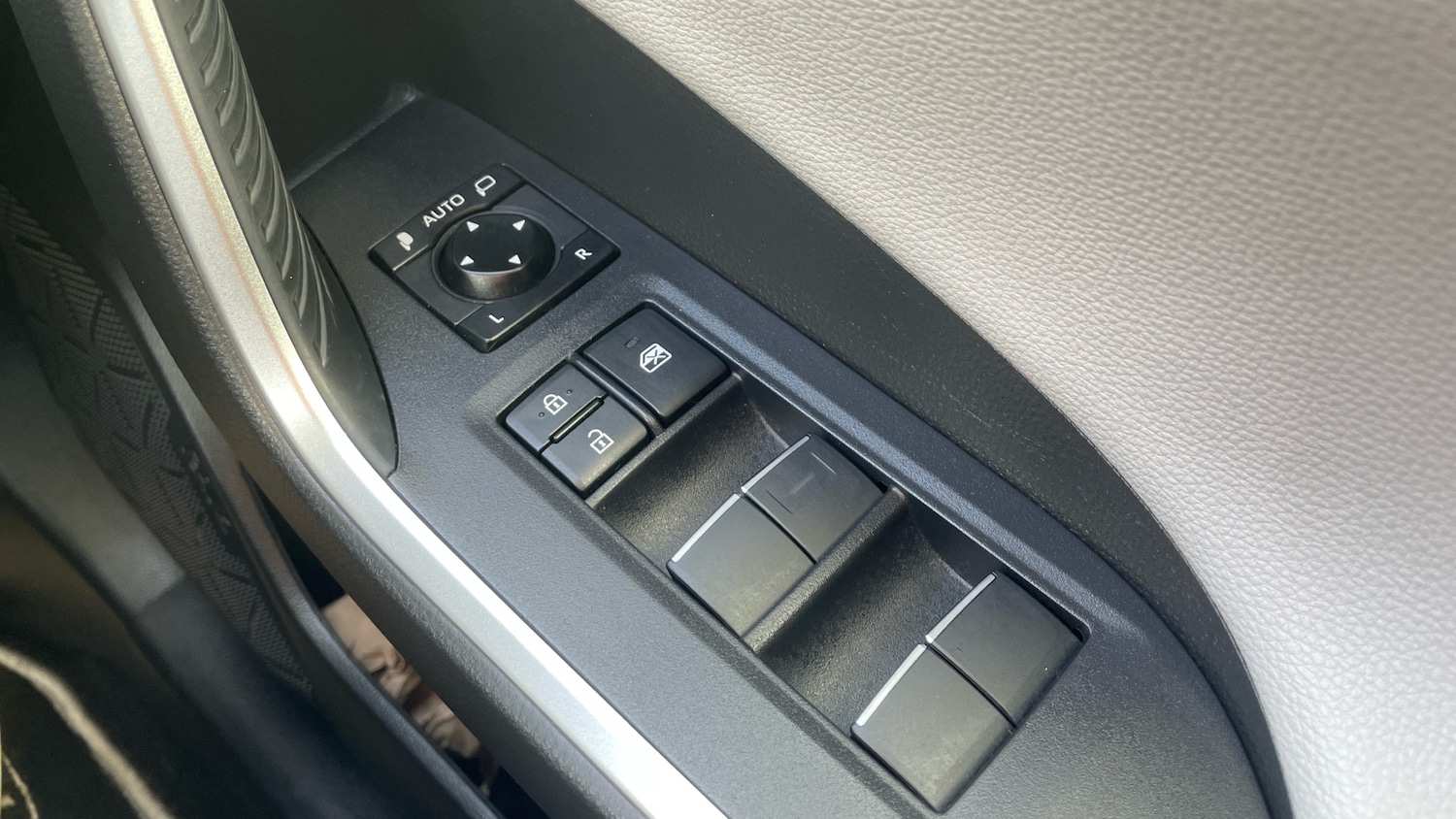 Used Toyota RAV4 2020 for sale - 77749540: Photo 40