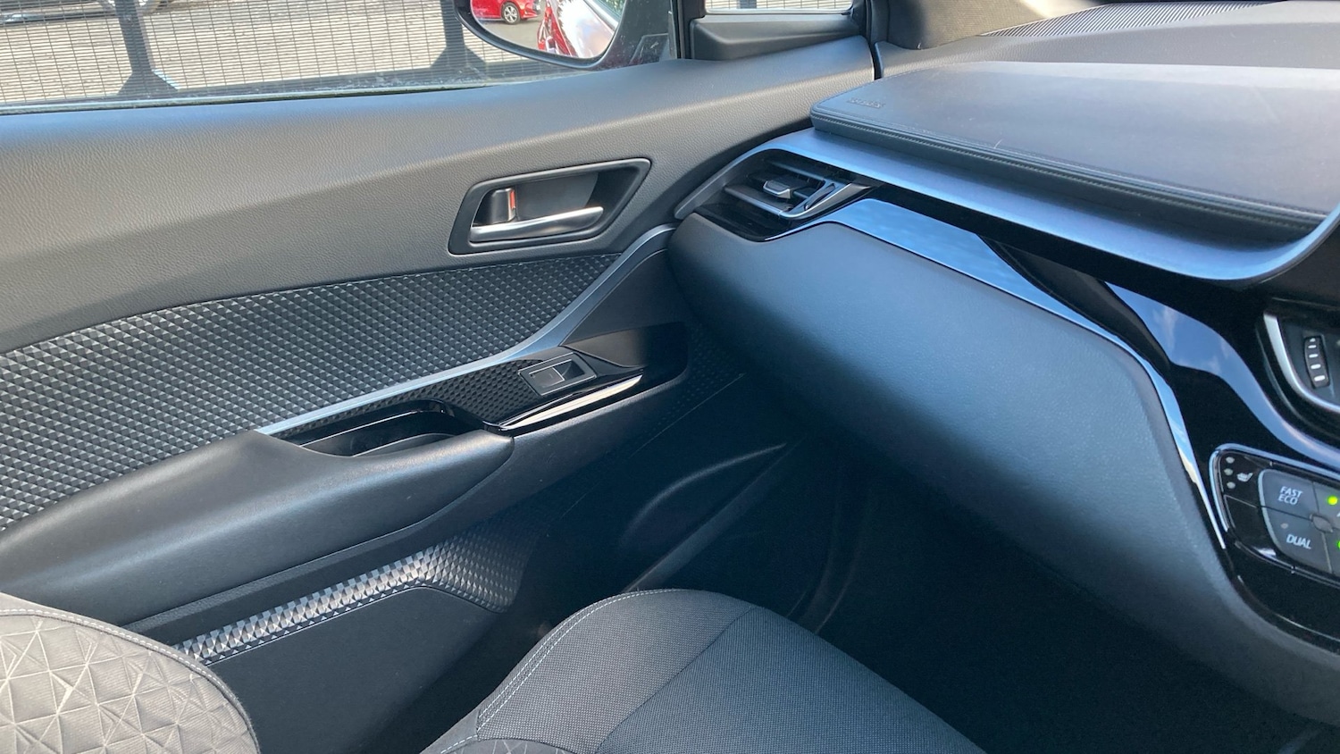 Used Toyota C-HR 2020 for sale - 76384209: Photo 32