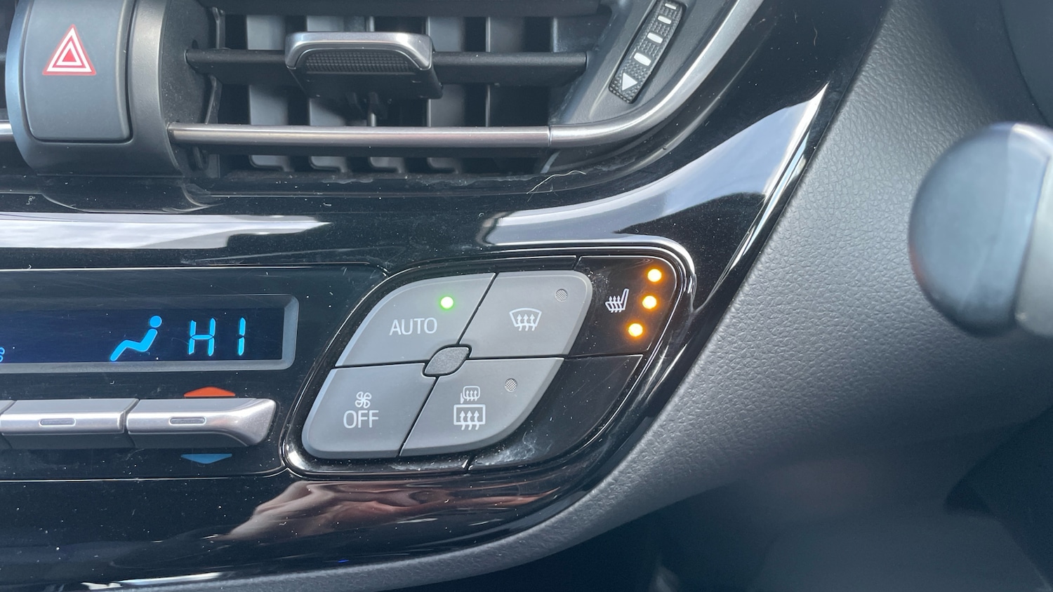 Used Toyota C-HR 2018 for sale - 77392537: Photo 33