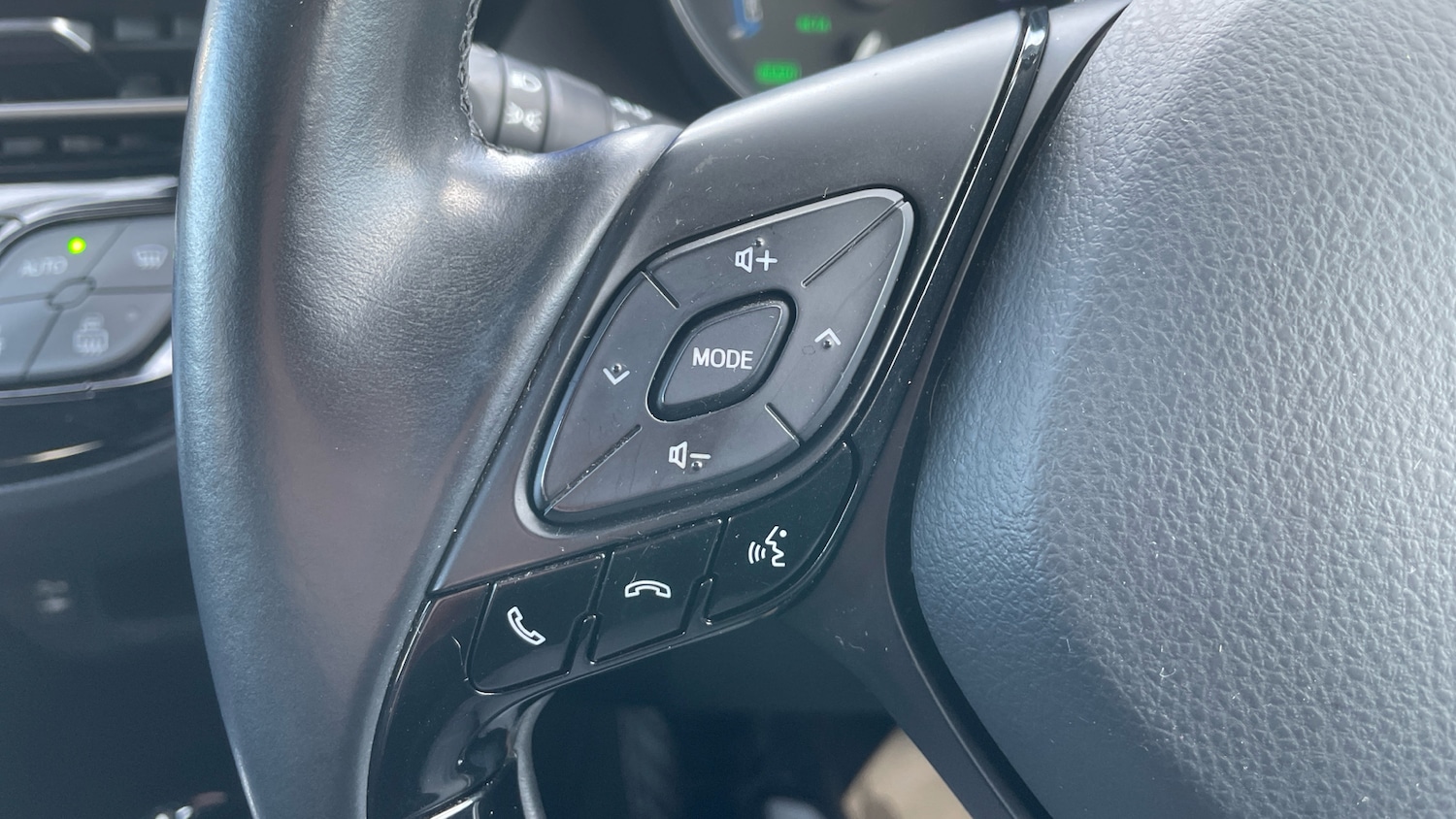 Used Toyota C-HR 2018 for sale - 77392537: Photo 36