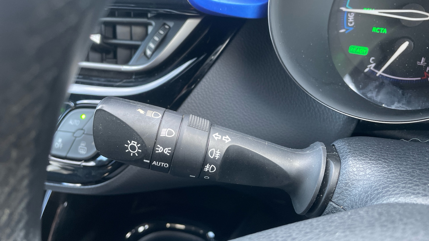 Used Toyota C-HR 2018 for sale - 77392537: Photo 40