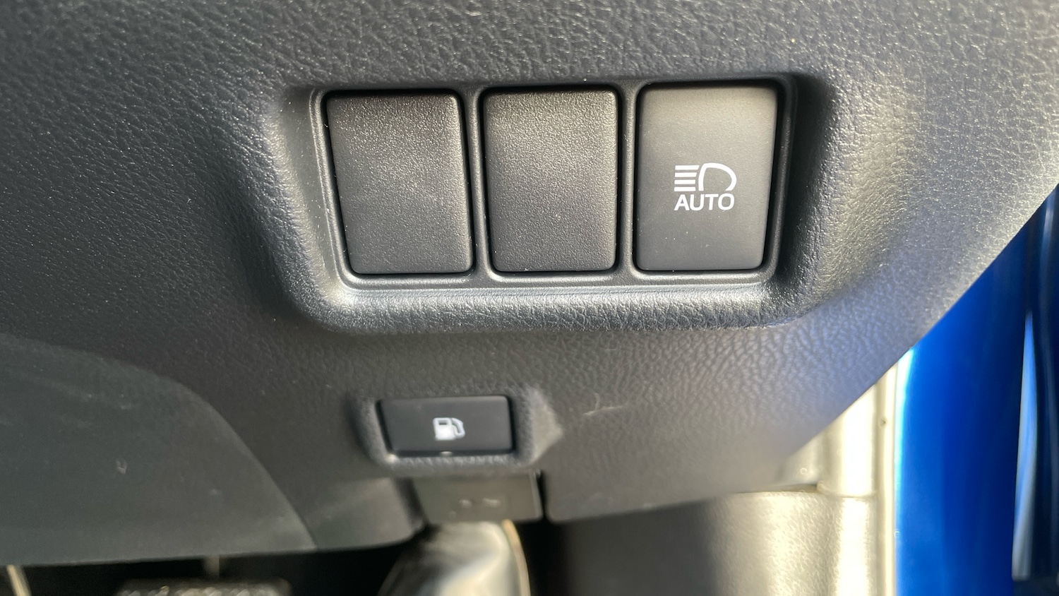 Used Toyota C-HR 2018 for sale - 77392537: Photo 43