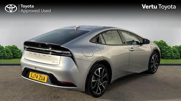 Used Toyota Prius 2024 for sale - 76322479: Photo 2