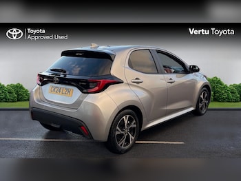 Used Toyota Yaris 2024 for sale - 77171024: Photo