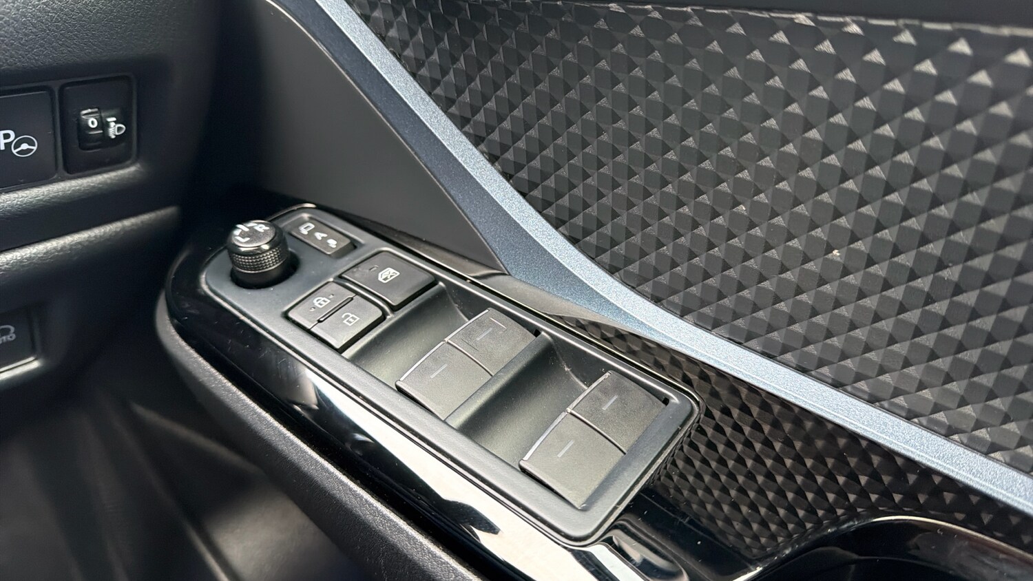 Used Toyota C-HR 2020 for sale - 78078758: Photo 41