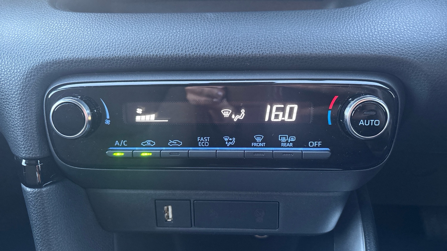 Used Toyota Yaris 2022 for sale - 77300937: Photo 26