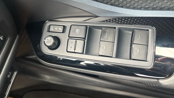 Used Toyota C-HR 2022 for sale - 76077093: Photo 36