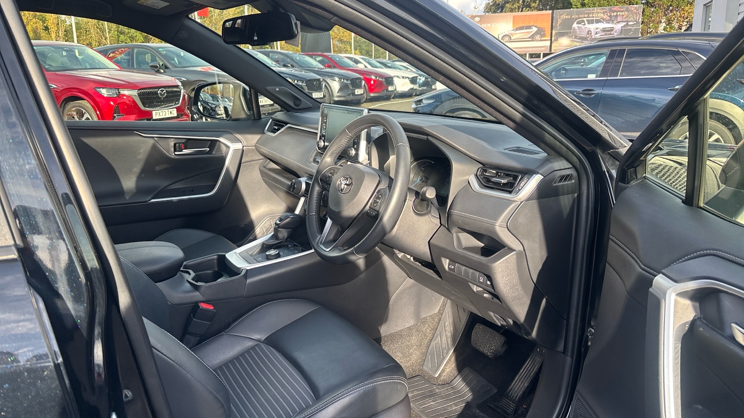 Used Toyota RAV4 2022 for sale - 76352384: Photo 11