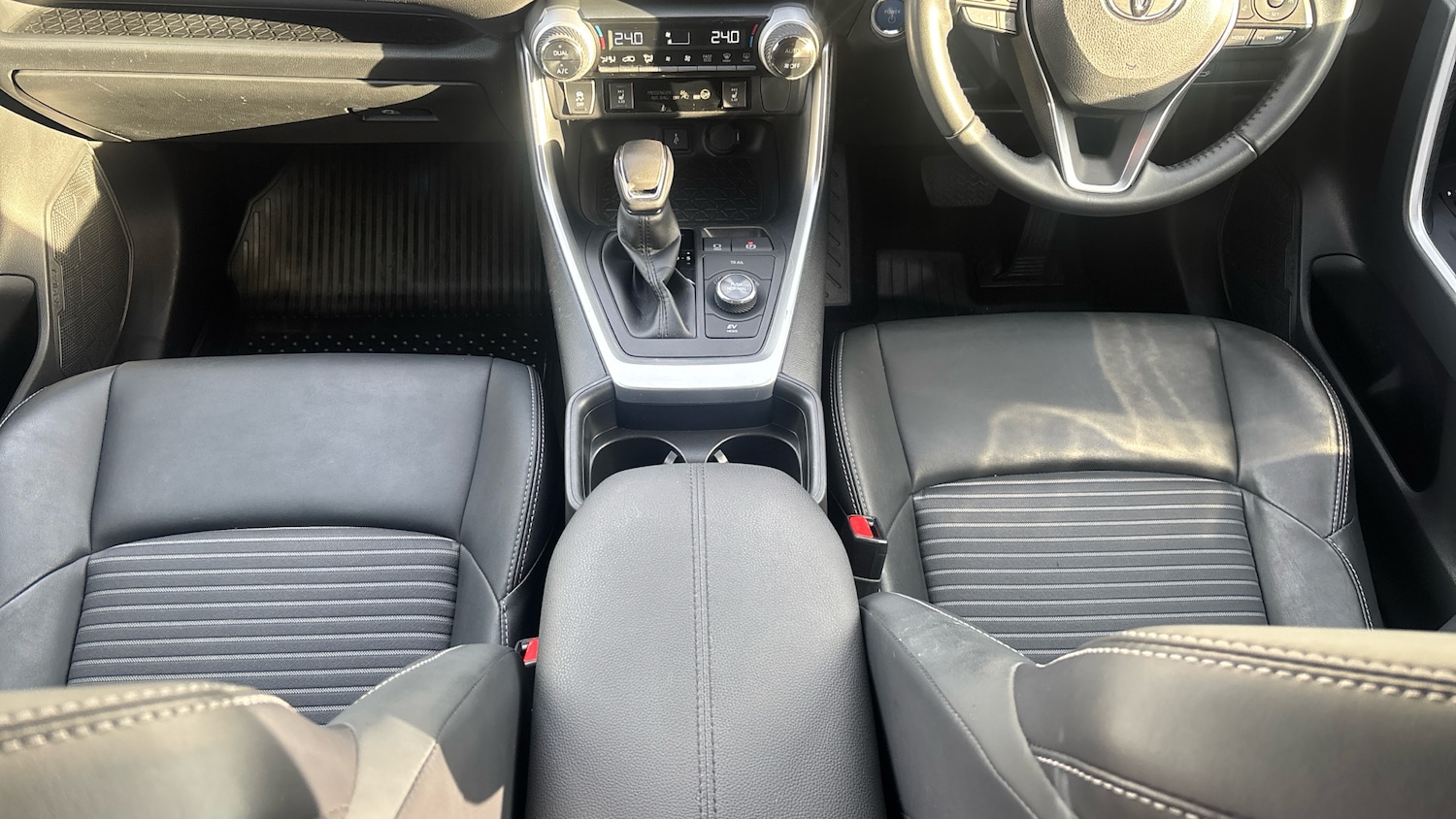 Used Toyota RAV4 2022 for sale - 76352384: Photo 29
