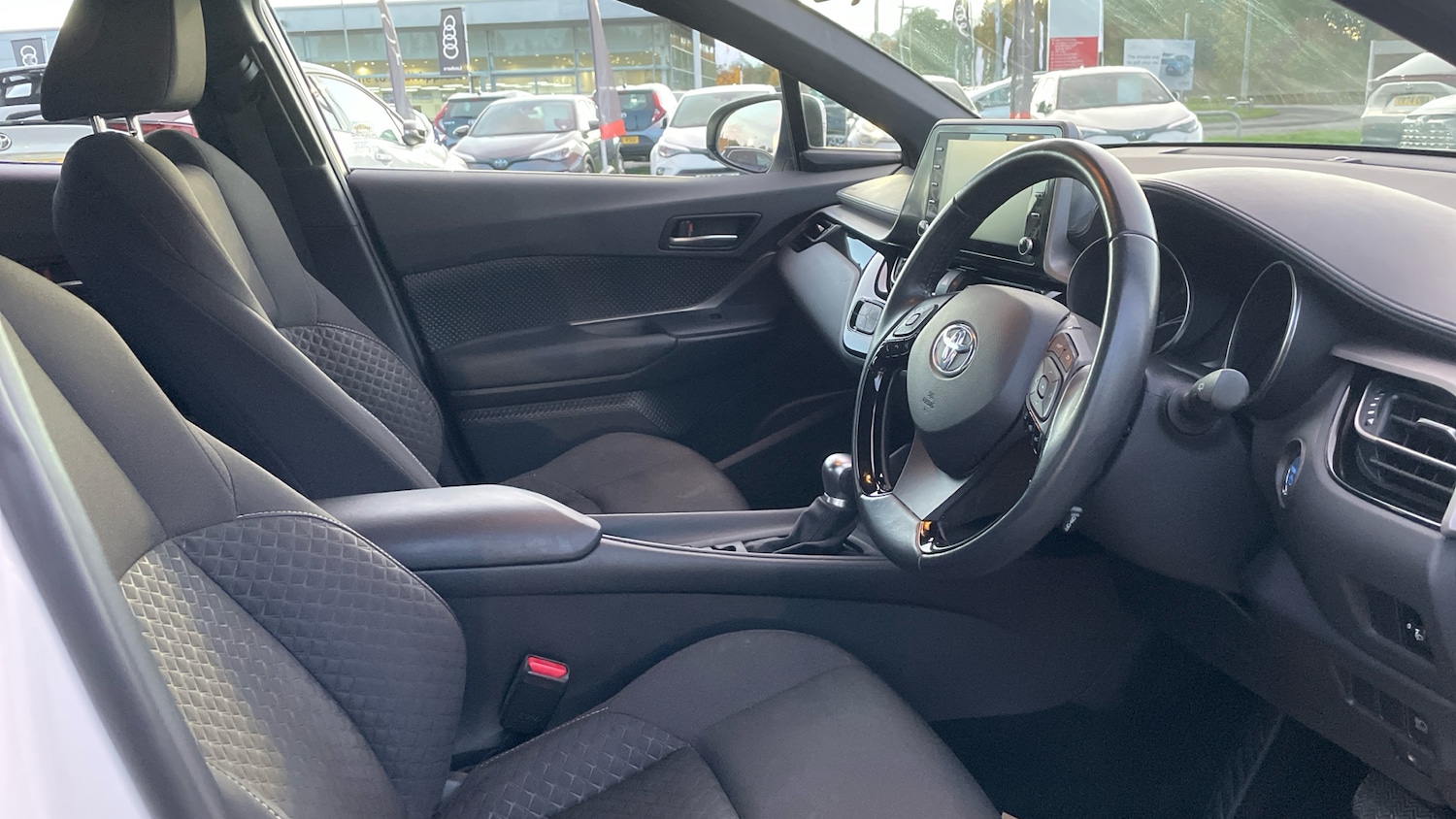 Used Toyota C-HR 2022 for sale - 76352429: Photo 11