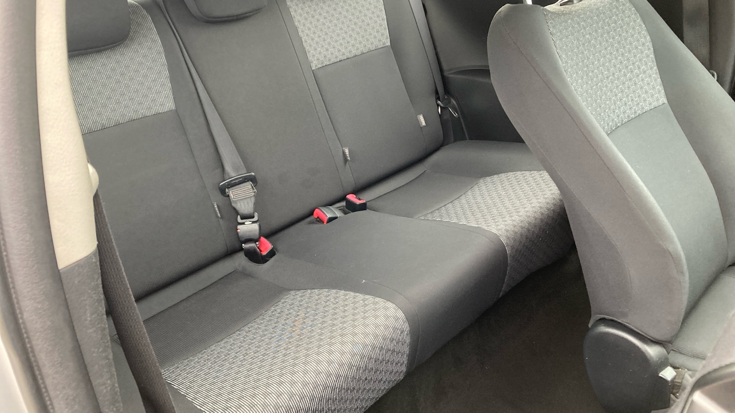 Used Toyota Yaris 2015 for sale - 76290495: Photo 12