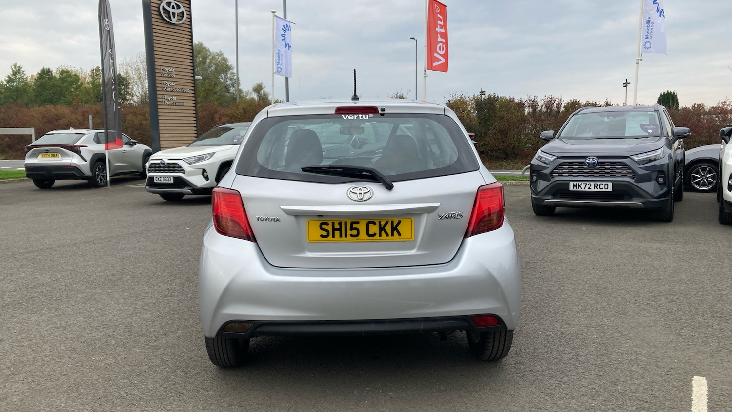 Used Toyota Yaris 2015 for sale - 76290495: Photo 19