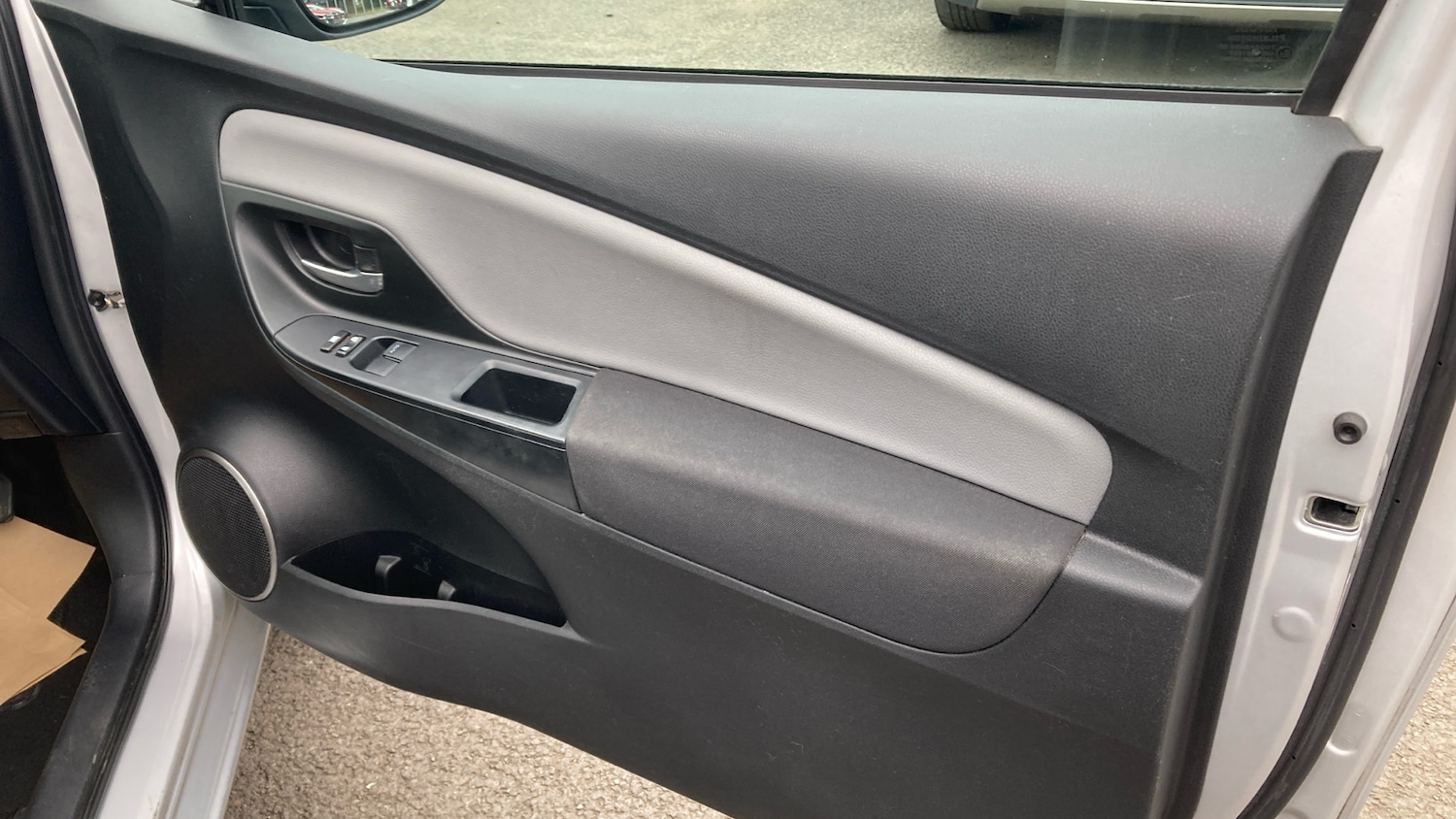 Used Toyota Yaris 2015 for sale - 76290495: Photo 30