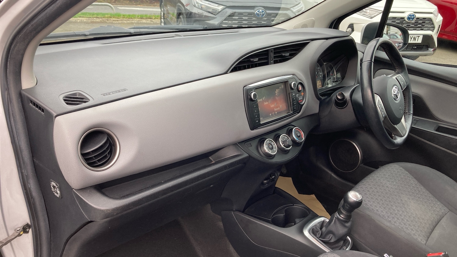 Used Toyota Yaris 2015 for sale - 76290495: Photo 33
