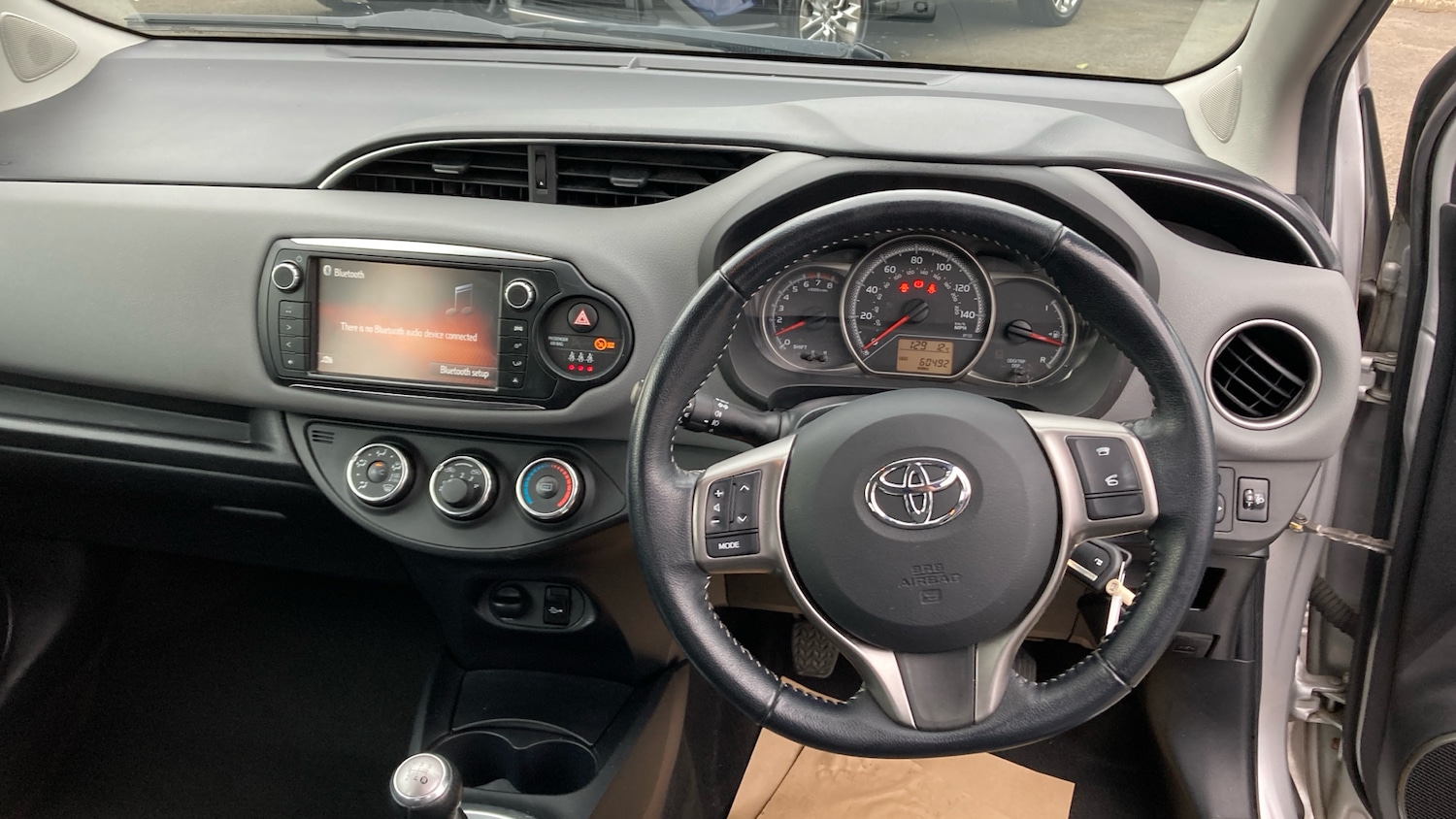 Used Toyota Yaris 2015 for sale - 76290495: Photo 5