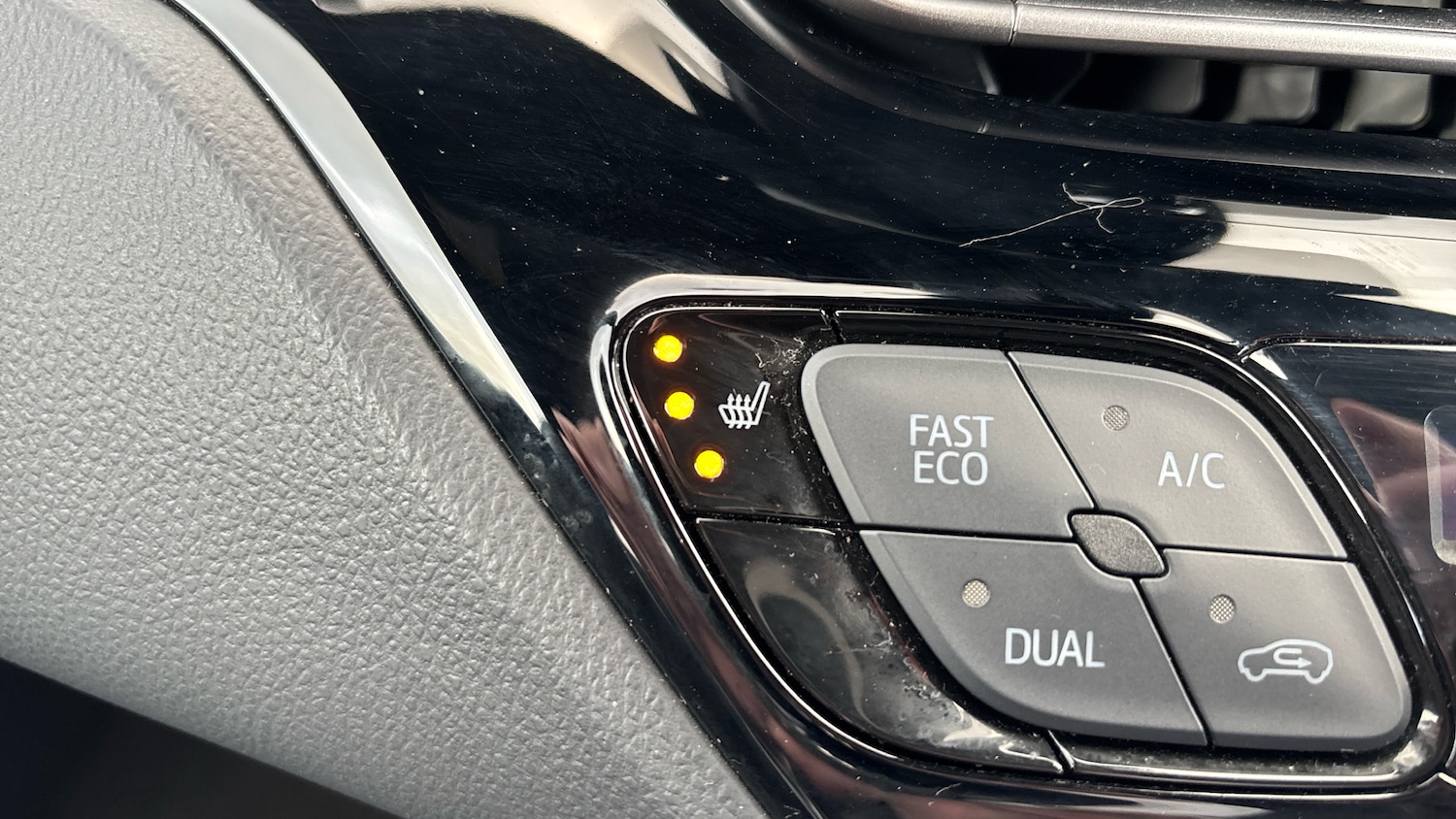 Used Toyota C-HR 2022 for sale - 77381444: Photo 21