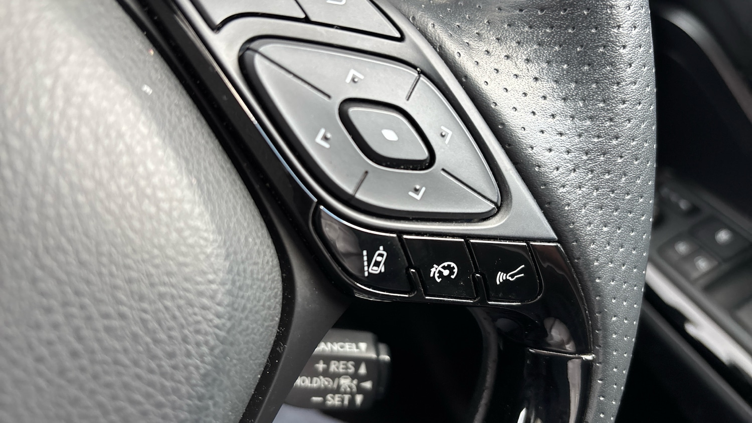 Used Toyota C-HR 2022 for sale - 77381444: Photo 25