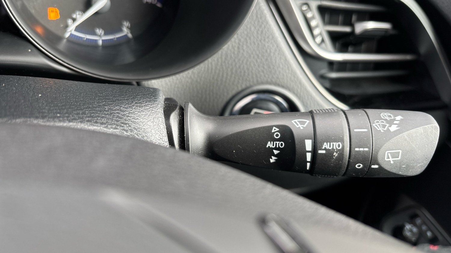 Used Toyota C-HR 2022 for sale - 77381444: Photo 35