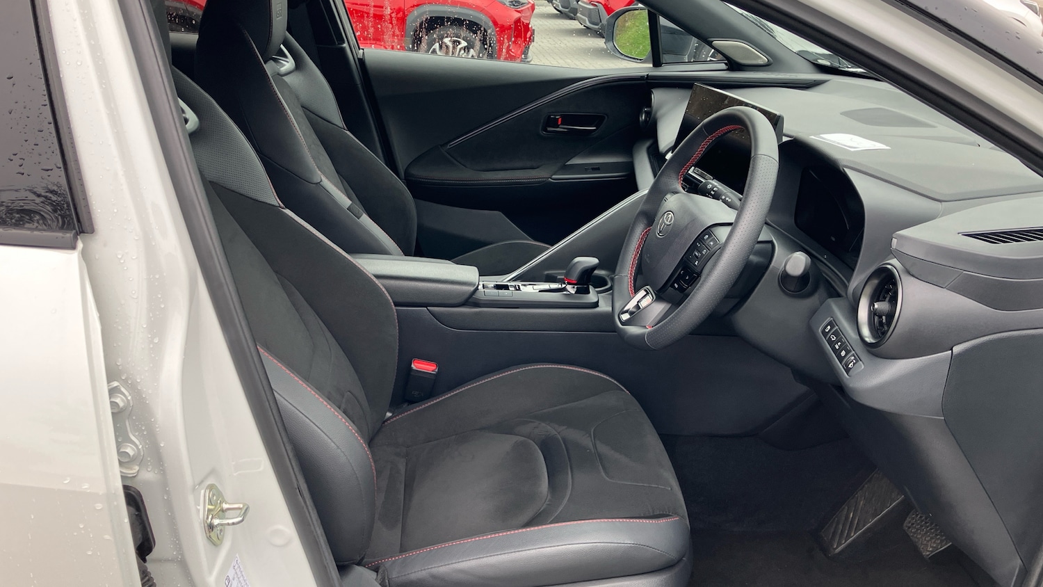 Used Toyota C-HR 2024 for sale - 76984628: Photo 11