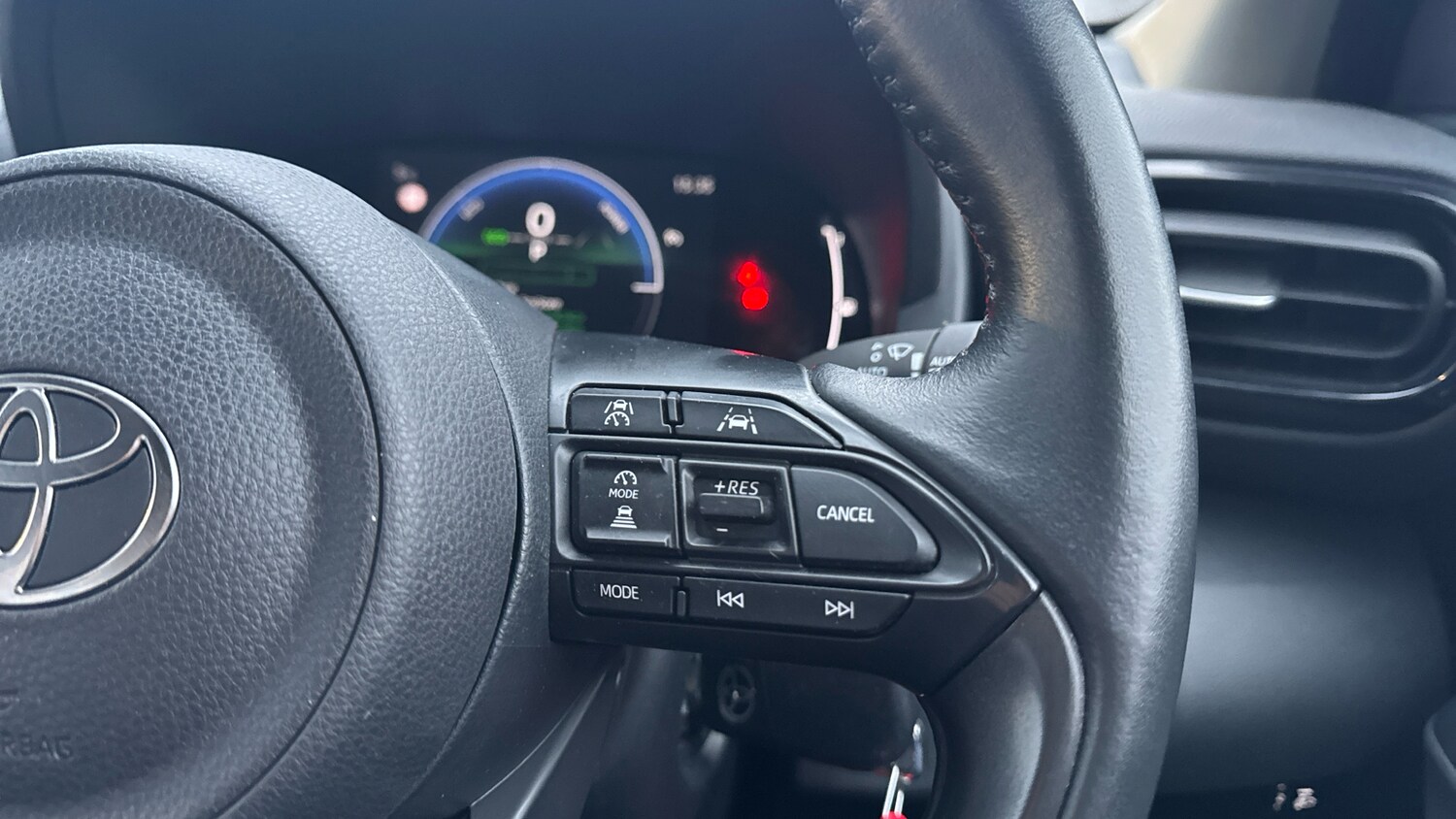 Used Toyota Yaris 2024 for sale - 77151061: Photo 30