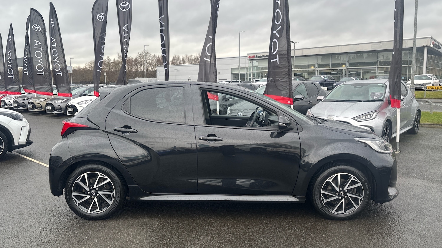 Used Toyota Yaris 2023 for sale - 77639115: Photo 16