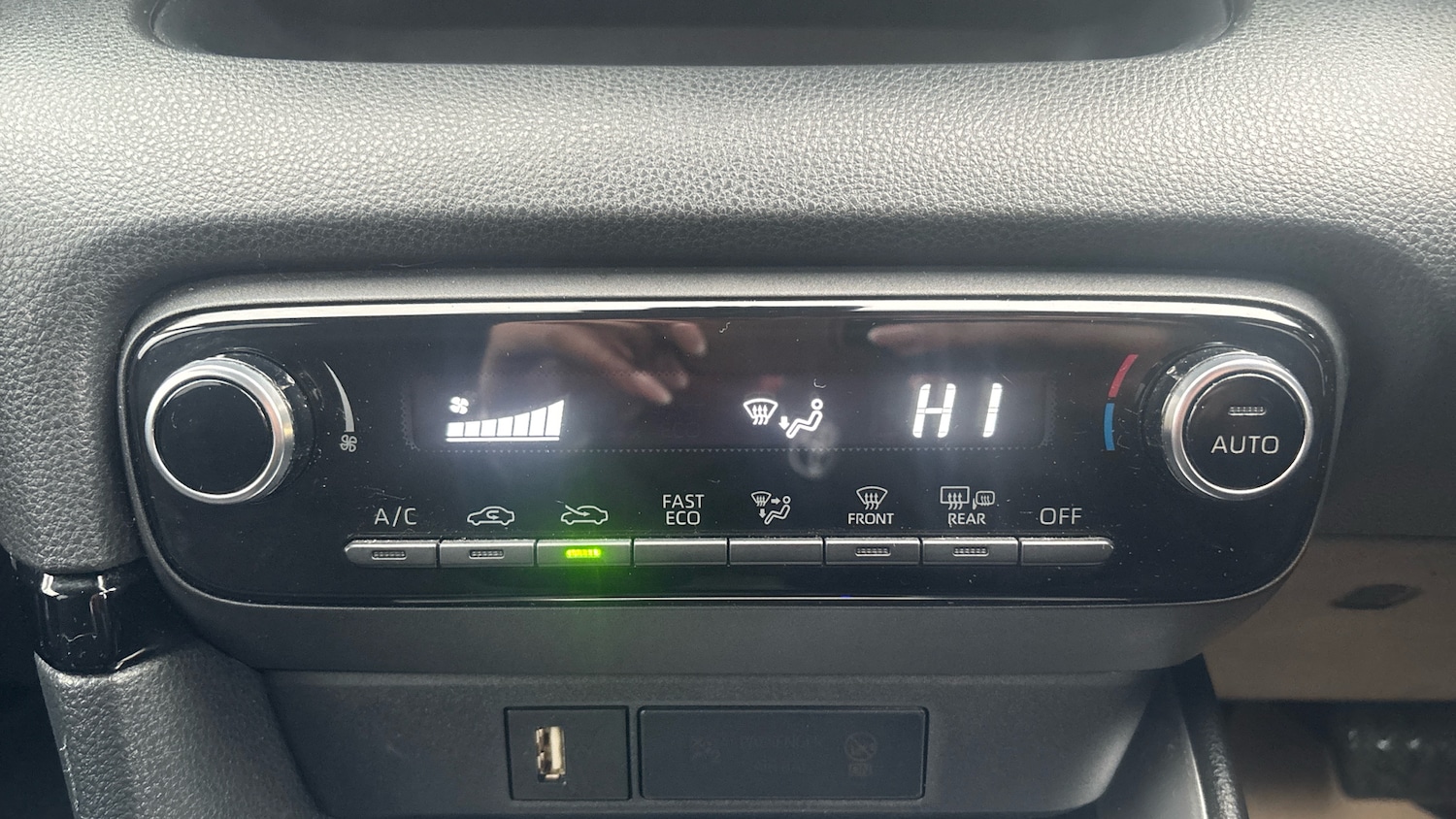 Used Toyota Yaris 2023 for sale - 77639115: Photo 31