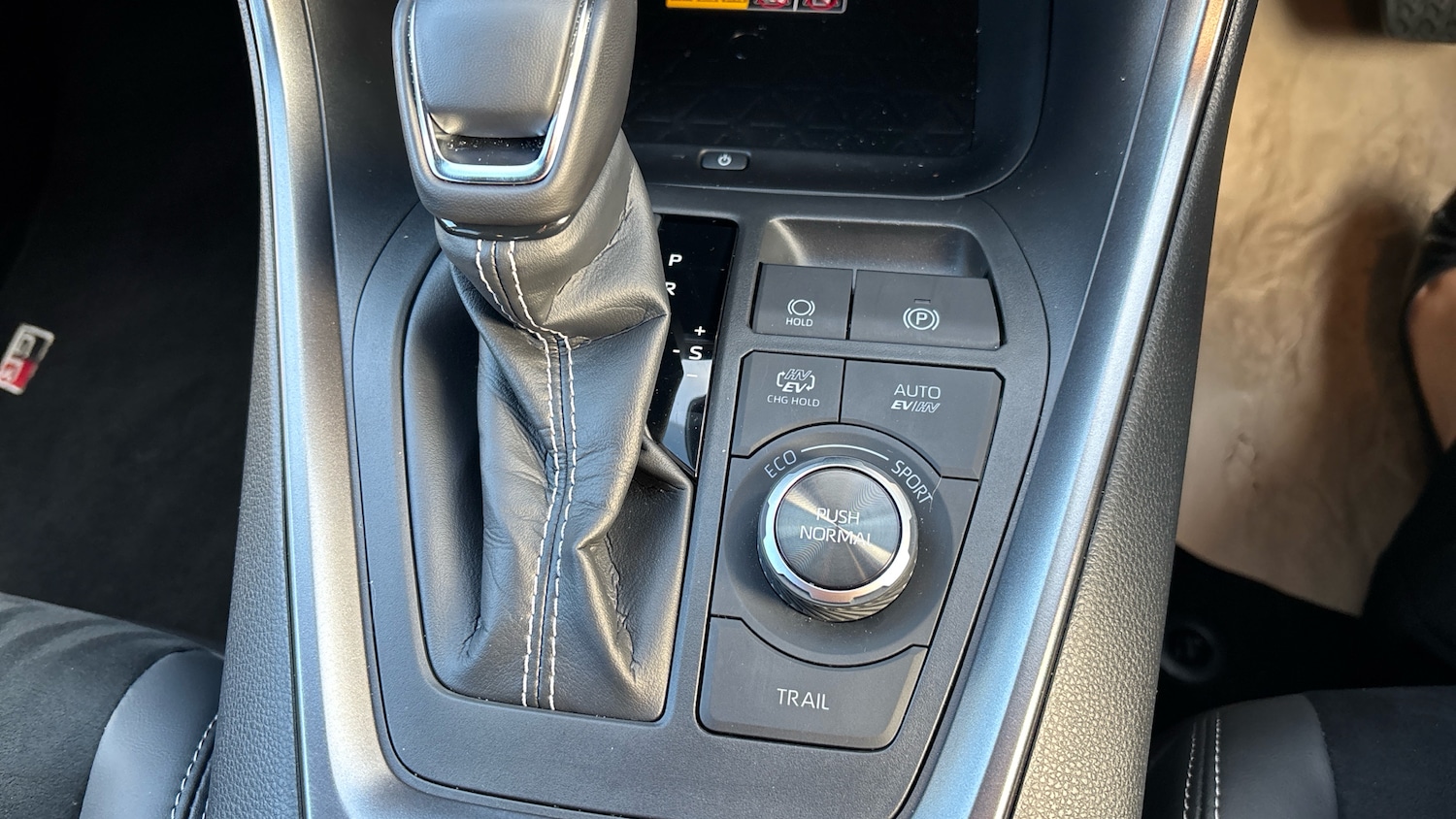 Used Toyota RAV4 2025 for sale - 76598859: Photo 31