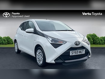 2020 (69) - 1.0 VVT-i X-Play 5dr Petrol Hatchback