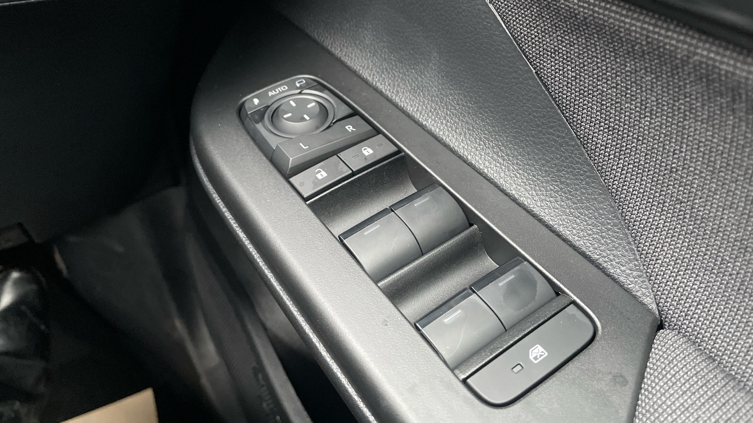 Used Toyota C-HR 2025 for sale - 76796771: Photo 42