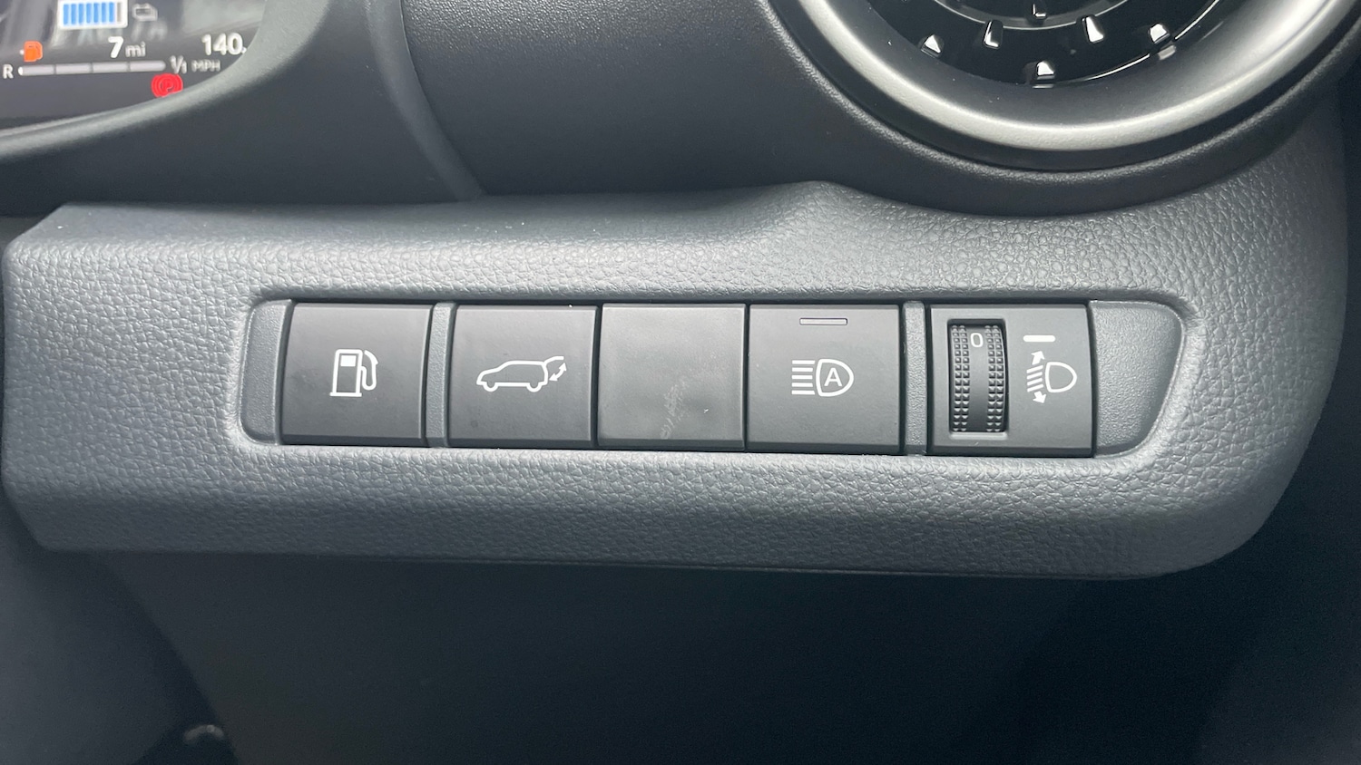 Used Toyota C-HR 2025 for sale - 76796771: Photo 43