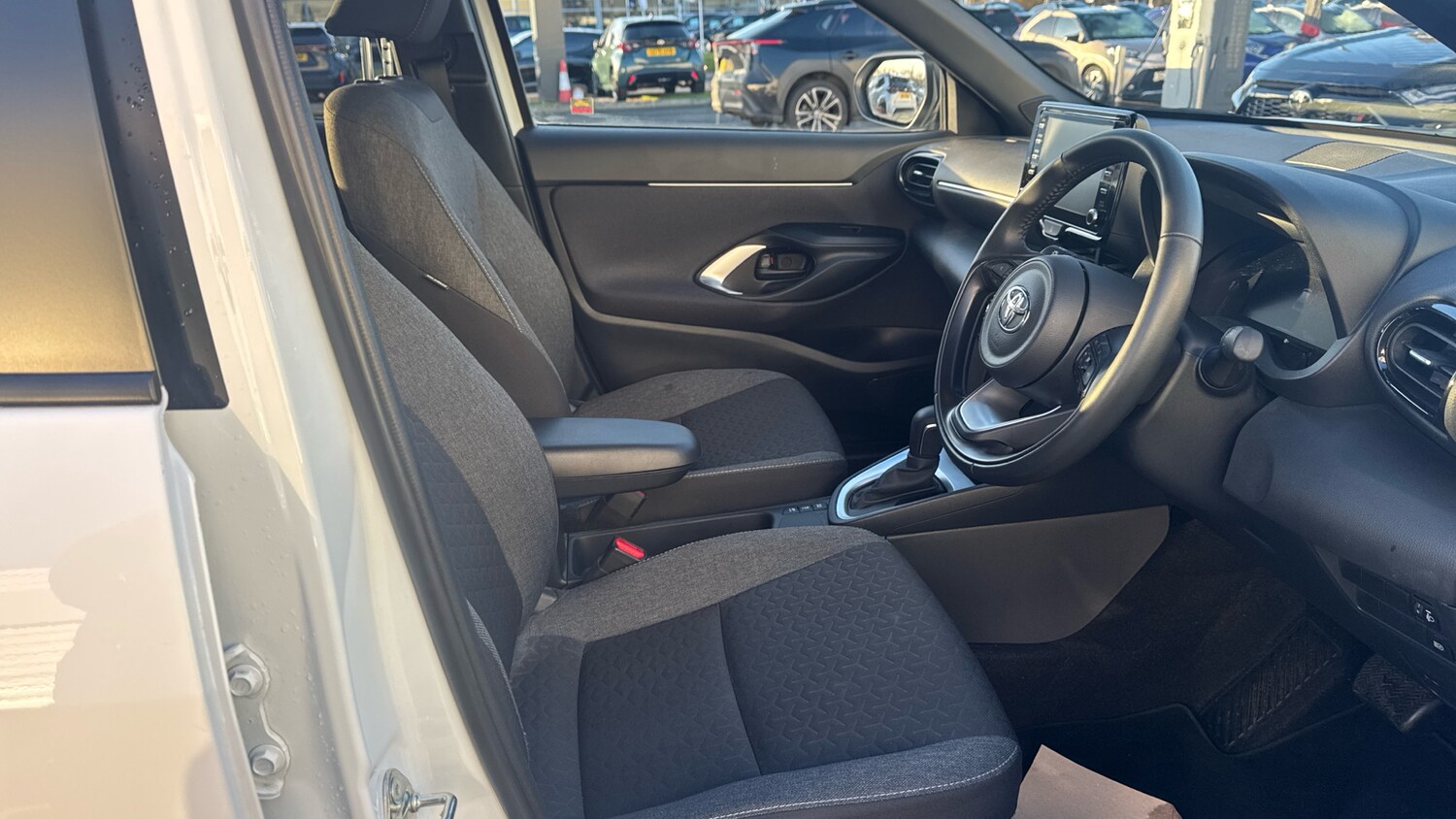 Used Toyota Yaris Cross 2024 for sale - 77404495: Photo 11