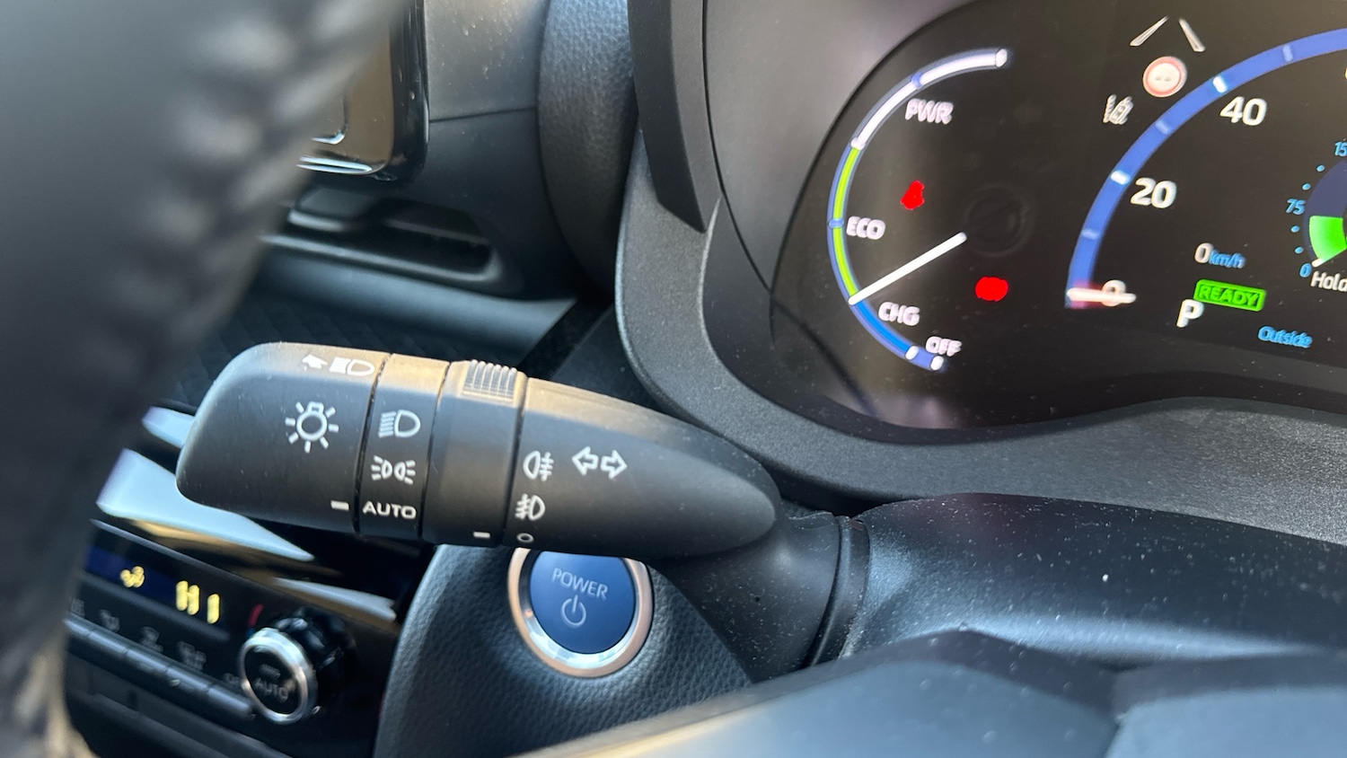 Used Toyota Yaris Cross 2024 for sale - 77404495: Photo 39