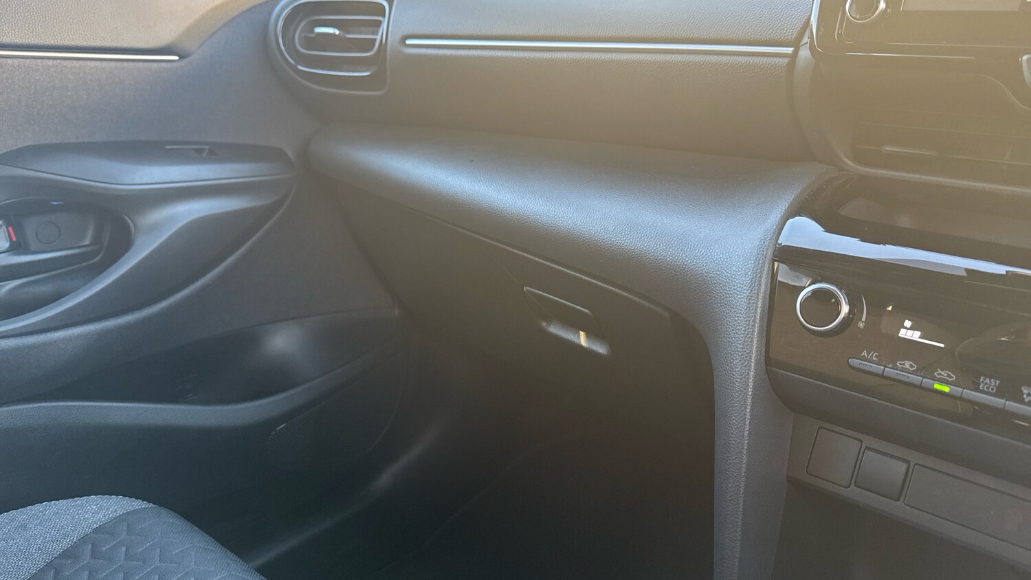 Used Toyota Yaris Cross 2024 for sale - 77404495: Photo 48