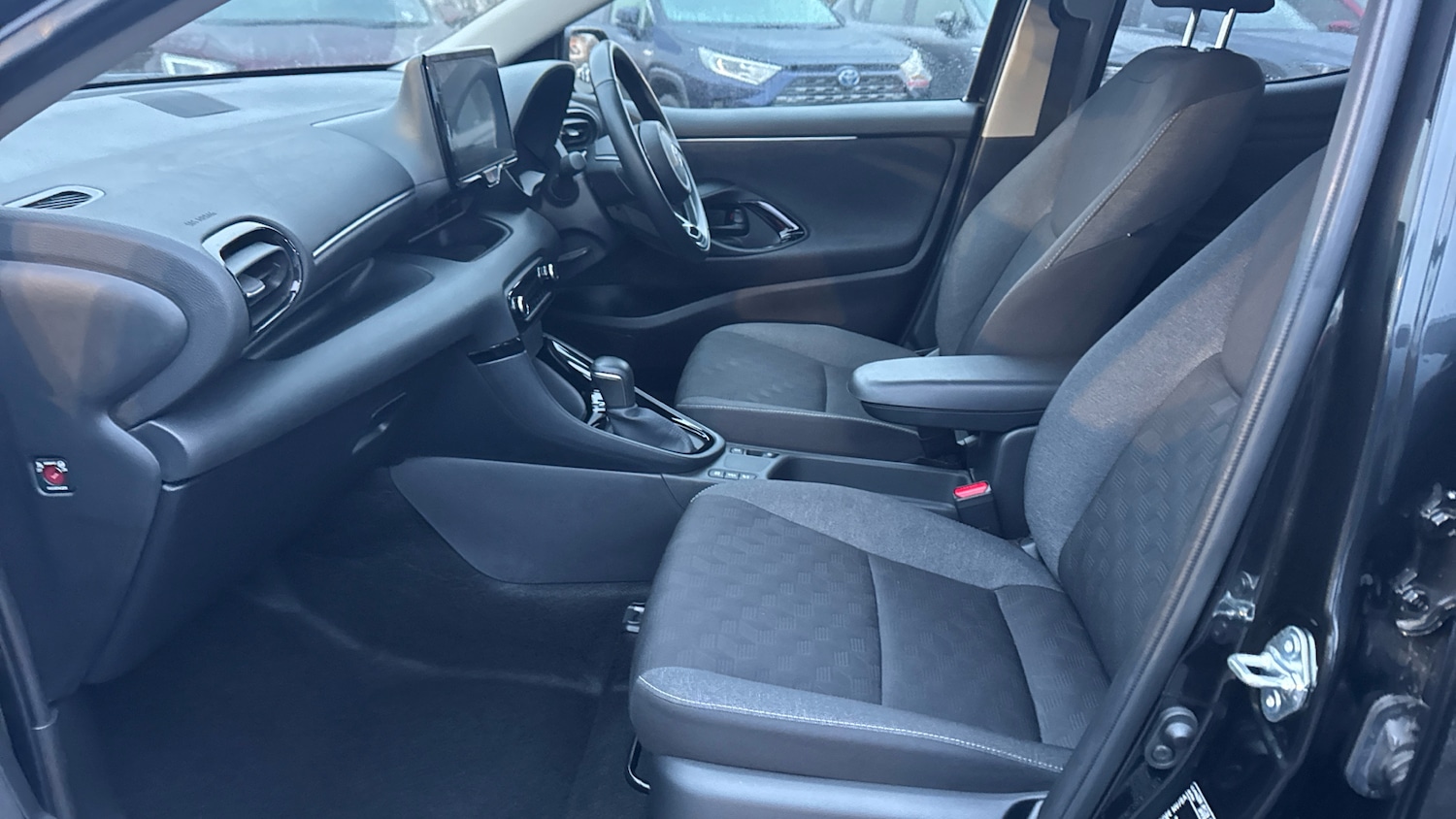 Used Toyota Yaris 2024 for sale - 77640017: Photo 10