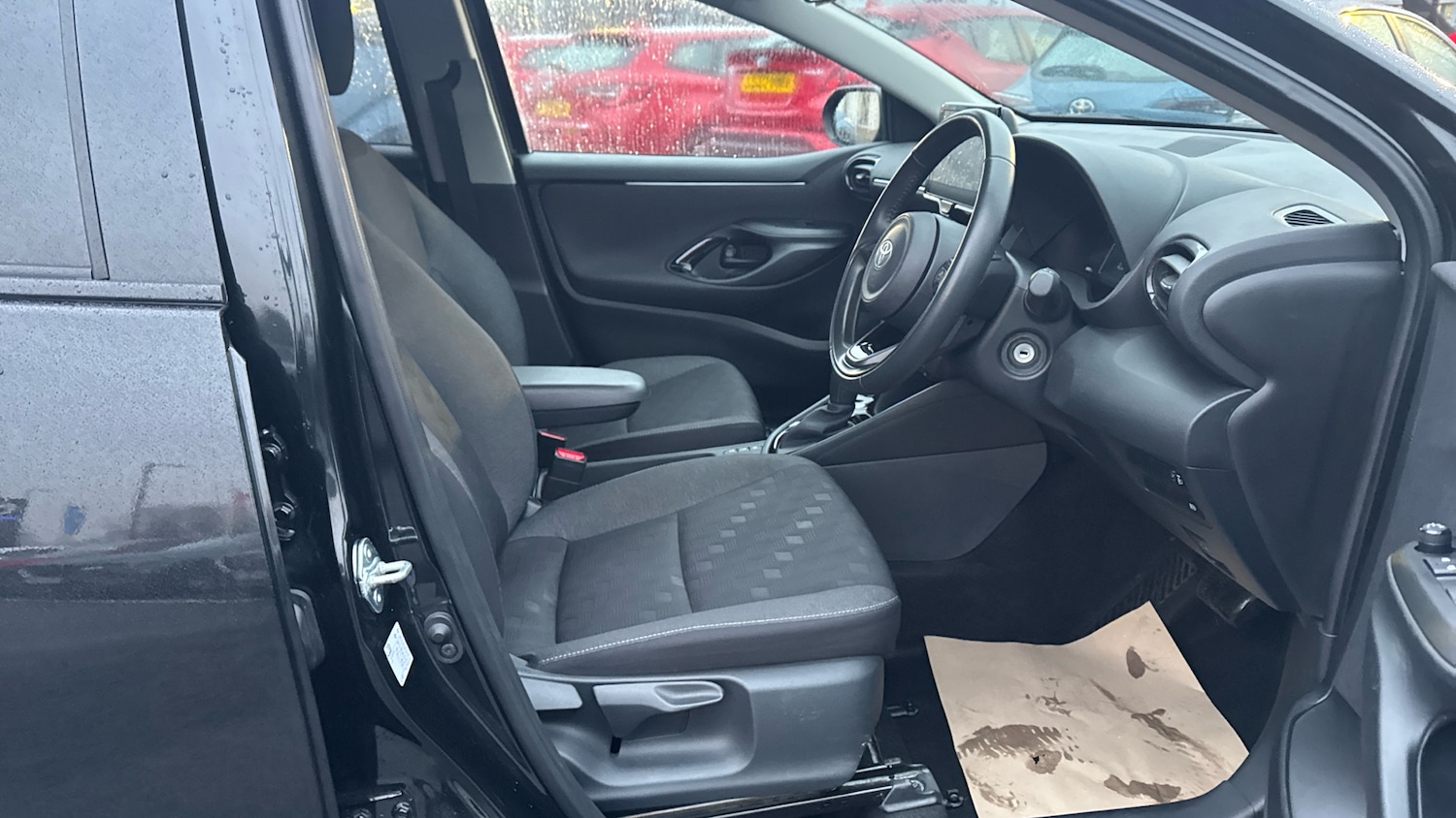 Used Toyota Yaris 2024 for sale - 77640017: Photo 11