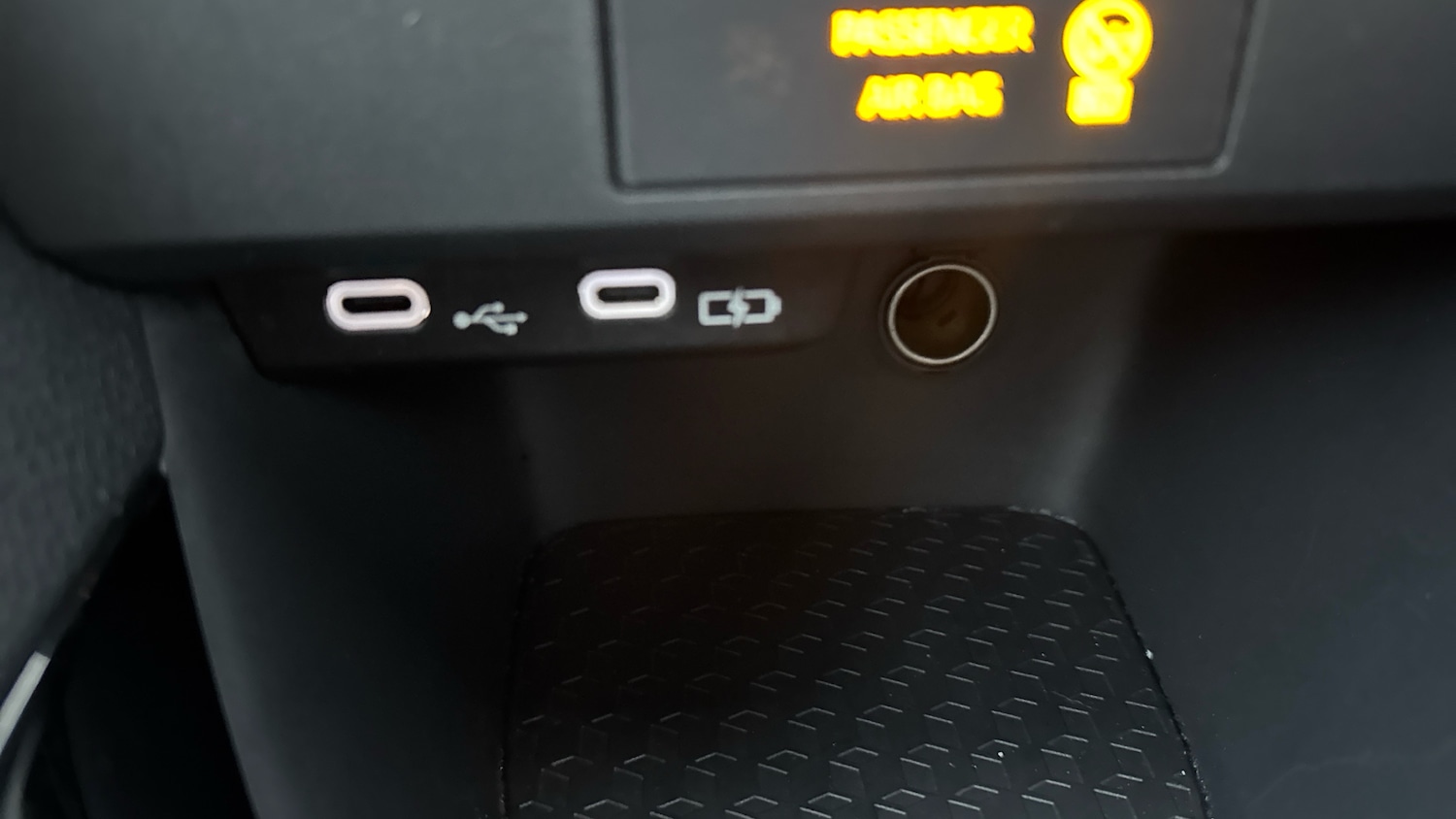 Used Toyota Yaris 2024 for sale - 77640017: Photo 35