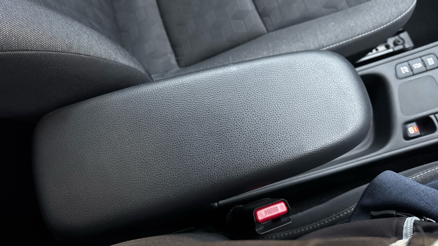 Used Toyota Yaris 2024 for sale - 77640017: Photo 39