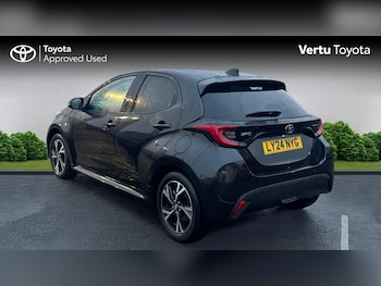 Used Toyota Yaris 2024 for sale - 77640017: Photo